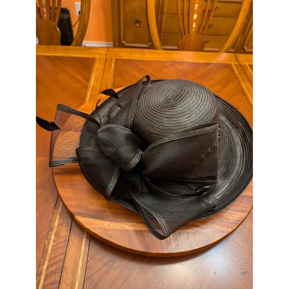 Betmar New York Vintage Black 100% Straw Rolled Brim Roses Hat Style V4389